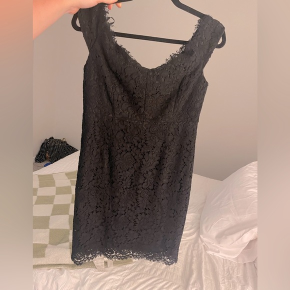 Bardot lace dress - Picture 3 of 4